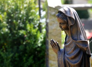 Der evangelische Friedhof an der Bahnhofstraße erhält eine neue Gemeinschaftsgrabanlage. Symbolfoto: pixabay