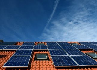 Eine Solaranlage auf einem Dach. Foto: pixabay