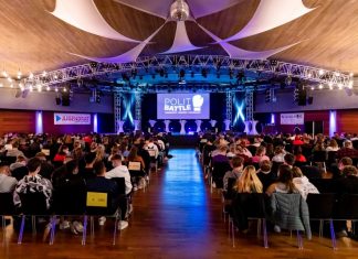 Volle Sitzreihen zeigen: Das Interesse der Schüler an politischen Themen ist groß. Foto: Jugendrat Ratingen/Archiv