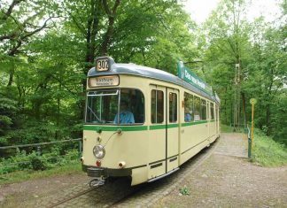 Am Sonntag ist wieder Wagen 275 der Bochum-Gelsenkirchener Straßenbahn (B. 1957) unterwegs. Foto: BMB