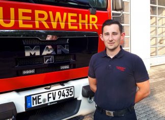 Unterbrandmeister Kirill Selenin fliegt am Sonntag in die Vereinigten Arabischen Emirate, um eine Stelle bei der Feuerwehr in Ra's al-Chaima anzutreten. Foto: Feuerwehr Velbert