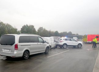 Die Unfallstelle auf der A3, an der es am Donnerstagnachmittag zu Verkehrsbeeinträchtigungen gekommen ist. Foto: Feuerwehr Ratingen