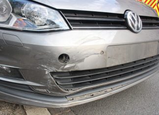 Der Golf wurde leicht beschädigt. Foto: Polizei