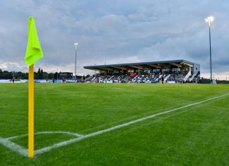 Im neuen Velberter Stadion trägt die U19-Nationalmannschaften von Deutschland und Frankreich ein Freundschaftsspiel aus. Foto: Mathias Kehren