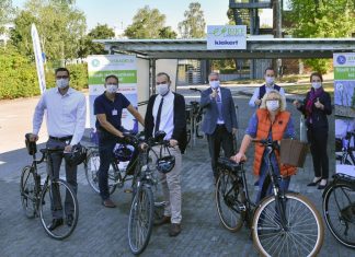 Das Stadtradeln findet im Kreis Mettmann ab Sonntag, 6. September, statt. Am neuen Radhaus mit Ladestation der Firma Kiekert fand die Auftaktveranstaltung für die Aktion in Heiligenhaus statt. Foto: Mathias Kehren