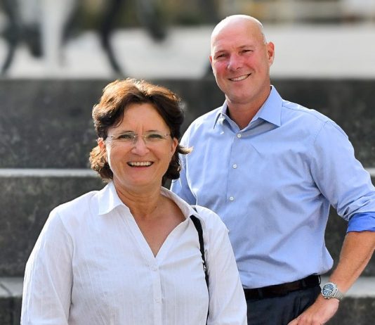 Esther Kanschat gegen Dirk Lukrafka heißt es bei der Stichwahl um das Bürgermeisteramt in Velbert. Foto: Mathias Kehren