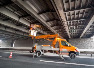 Unter anderem Experten des Landesbetriebes Straßenbau NRW haben die Brück begutachtet. Symbolfoto: Straßen.NRW