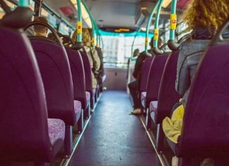 Zur Verbesserung des Infektionsschutzes werden mehr Busse im Schülerverkehr eingesetzt. Foto: pixabay