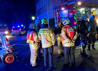 Am späten Freitagabend war die Wülfrather Feuerwehr am Übergangsheim für Asylbewerber im Einsatz. Foto: FW Wülfrath