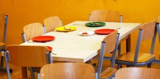 Kinder aus finanziell benachteiligten Familien können Zuschuss zum gemeinsamen Mittagessen in der allgemeinbildenden Schule oder Kindertagesstätte erhalten. Foto: pixabay