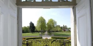 Blick aus dem Herrenhaus auf den Cromford Park. Foto: LVR-Industriemuseum