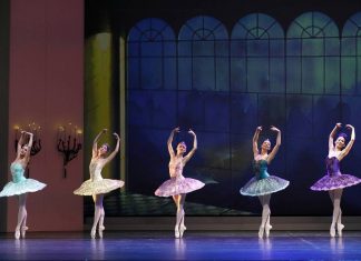 "Tütü mit Schuss" lautet das Thema im Essener Opernhaus in der Vorweihnachtszeit. Foto: Hans Gerritsen