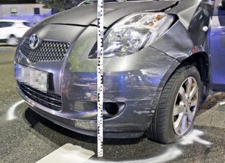 Der Toyota wurde bei dem Unfall erheblich beschädigt und war nicht mehr fahrbereit. Foto: Polizei