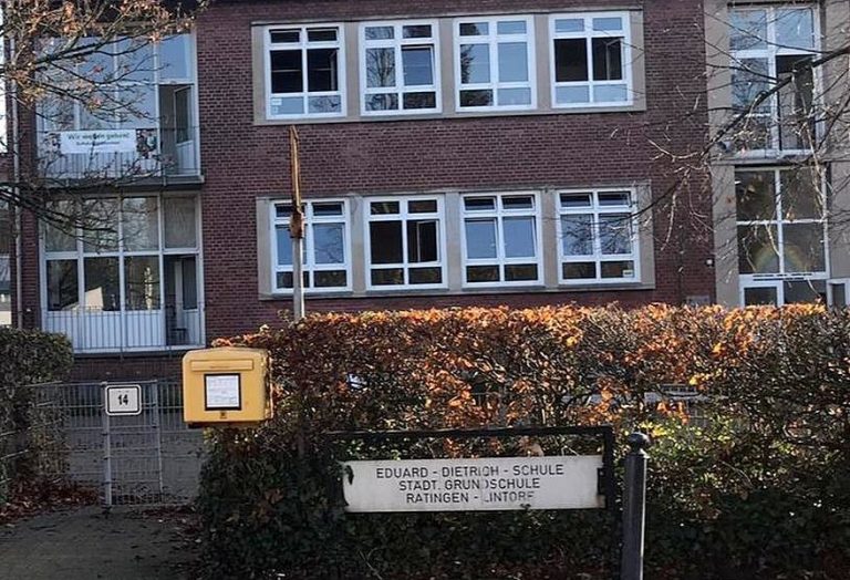 Lintorfer Grundschule Luftfilter statt Fenster &quot;auf Kipp