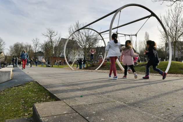 Auf den Spielplätzen der Stadt Velbert gilt ein abendliches und nächtliches Verweilverbot wegen Corona. Archivfoto: Mathias Kehren