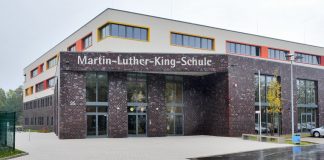 Die Schüler der Martin-Luther-King-Schule waren die ersten, die von der Stadt Velbert mit iPads für den Distanz-Unterricht ausgestattet wurden. Archivfoto: Mathias Kehren