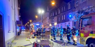 In einem Mehrfamilienhaus an der Bahnstraße brannte es. Foto: Feuerwehr Mettmann