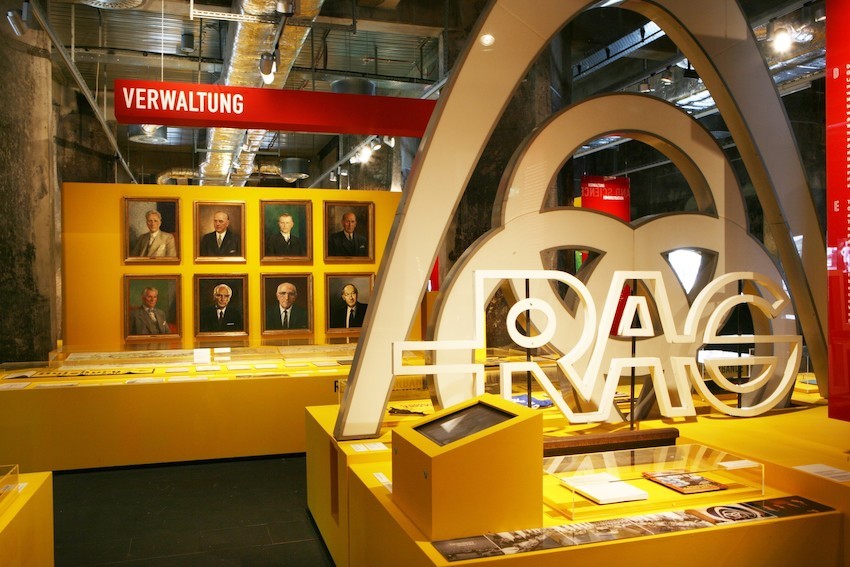 RS4478_IMG_6886-scr Blick in die Ausstellung "100 Jahre Ruhrgebiet. Die andere Metropole". Foto: Ruhr Museum/Jochen Tack