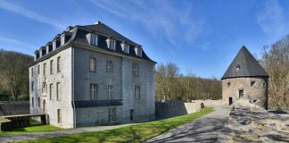 Das Schloss Hardenberg bei Neviges ist schon aufwändig saniert worden. Archivfoto: Mathias Kehren