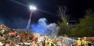 Auf dem Gelände brannte es auf einer Fläche von rund 100 Quadratmetern. Foto: Feuerwehr Essen