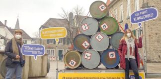 Susanne Berger, Energieberaterin der Verbraucherzentrale NRW, und Elena Plank, Klimamanagerin der Stadt Ratingen, setzen sich für klimafreundliche Heiztechniken ein. Foto: Evelyn Hillebrand/Verbraucherzentrale