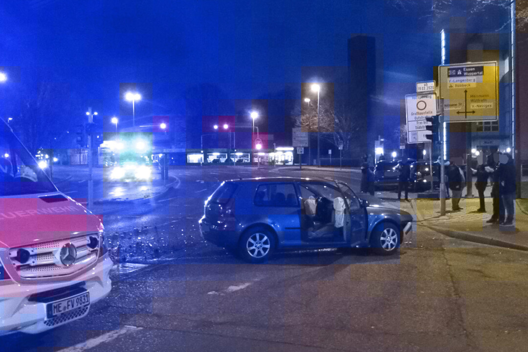 Im Kreuzungsbereich Rheinlandstraße / Mettmanner Straße kam es zu einem Verkehrsunfall mit zwei Verletzten. Foto: Polizei