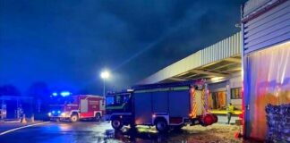 40 Feuerwehrleute waren am Dienstagabend an der Industriestraße im Einsatz. Foto: Feuerwehr Monheim