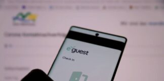 Kontaktdaten sollen bestenfalls direkt digital erfasst werden - etwa mit der Smartphone-App "E-Guest". Foto: Volkmann
