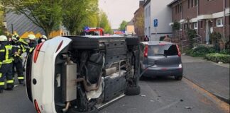 An der Kaiserstraße ereignete sich der schwere Crash am Freitagabend. Foto: Polizei