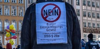 "Wir begrüßen den demokratischen Protest, extremistische Querschläger aber beobachten wir", so NRW-Innenminister Herbert Reul. Foto: pixabay