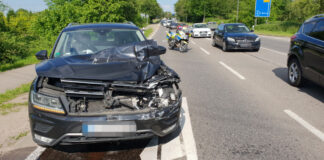 An dem VW Tiguan entstand ein Totalschaden. Foto: Polizei