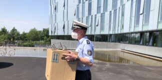 Die Leitstelle der Polizei zieht ins neue Gebäude am Adalbert-Bach-Platz 3 in Mettmann. Die ersten Umzugskartons wurden schon gepackt. Foto: Polizei