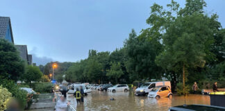 Hochwasser im Bereich der Mühlenstraße. Foto: FW Erkrath