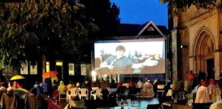 Zuletzt gab es das Open-Air-Kino auf dem Markt im Jahr 2019 - da spielte das Wetter nicht mit. Archivfoto: Kling