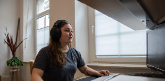 Interviewpartnerin Kathrin spielt seit ihrer Grundschulzeit. Foto: Edwin Minner/LVR