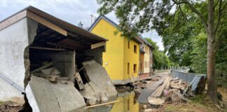 Schwere Schäden in den Flutgebieten bei Euskirchen - die Ratinger Wehr half. Foto: Feuerwehr Ratingen
