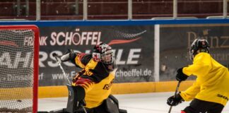 Der Nachwuchs zeigt auf dem Eis, was er kann. Foto: Ice Aliens/Ronny Rehbein