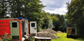 Mit dem geländegängigen Rettungsfahrzeug halfen die Ratinger Einsatzkräfte in Velbert. Foto: Feuerwehr Ratingen