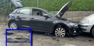Den Schaden an dem VW Polo schätzt die Polizei auf etwa 6.000 Euro. Die Reifen frästen sich in den Asphalt (kleines Bild). Fotos: Polizei