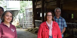 Claudia und Michael Greshake haben Kerstin Griese (M.) empfangen. Foto: Büro Griese