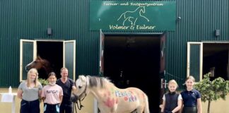 Im Reitstall Volmer fanden die Ferienangebote statt - mit dabei: viele Wülfrather Kinder. Foto: Reitstall