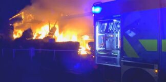 Im Homberg ist es zu einem Großfeuer in einem Frischmarkt gekommen. Foto: Feuerwehr Ratingen
