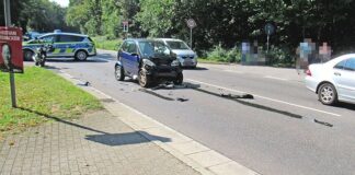 Der Unfall ereignete sich am Ortseingang an der Berghausener Straße. Foto: Polizei