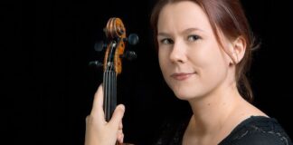 Die Violinistin Amelie Wüsche tritt auf. Foto: TUP Essen/Saad Hamza