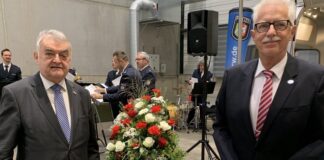Innenminister Herbert Reul mit Landrat Thomas Hendele bei der Einweihung. Foto: Kreis Mettmann