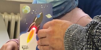 Die Postkarte blinkt. Foto: WIR