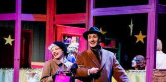 Eine Szene aus "She loves me" - die Musicalkomödie wird im Theater Solingen aufgeführt. Foto: Theater Solingen