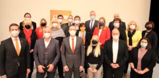 Der gewählte Kreisvorstand der CDU im Kreis Mettmann: Reihe 3: Tatjana Pfotenhauer, Theresa Dietz, Vincent Endereß, André Büscher, Christian Caspar, Ramon Kimmel und Markus Bösel. Reihe 2: Dagmar Schimmer, Alexandra Gräber, Dr. Barbara Aßmann, Sarah Harden, Michaela Detlefs-Doege, Ina Bisani, Gabriele Hruschka. Reihe 1: Christoph Schultz, Dirk Lukrafka, Dr. Jan Heinisch, Ann-Kathrin Berg, Peter Thomas, Astrid Schimang. Foto: CDU