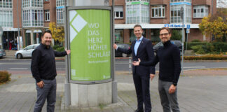 V.r.n.l.: Pressesprecher Thomas Laxa, Bürgermeister Christoph Schultz und Helmut Messerich, Abteilungsleiter Kultur ∙Sport, rufen mit der Kampagne „Erkrath vereint“ zur Teilnahme an Erkraths vielfältigem Sport- und Kulturprogramm auf. Foto: Stadt Erkrath