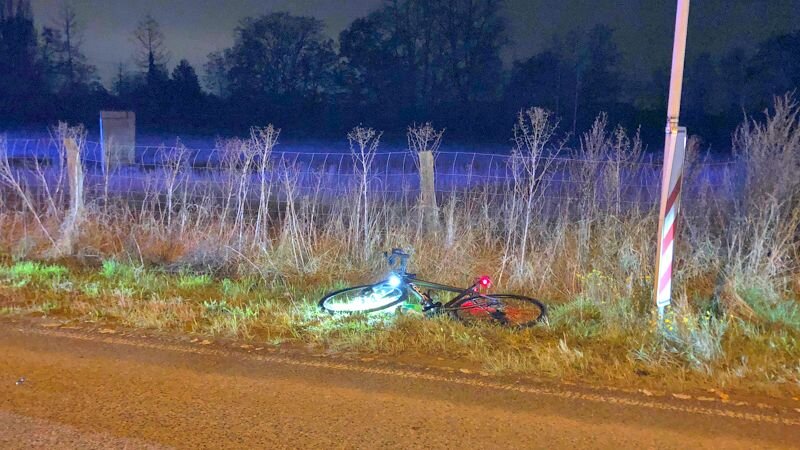 Radfahrer Von Auto Erfasst Und Tödlich Verletzt: Hergang Unklar - Super ...